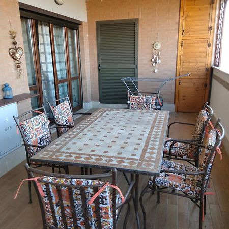 フィウミチーノCasa Di Cesareアパートメント エクステリア 写真